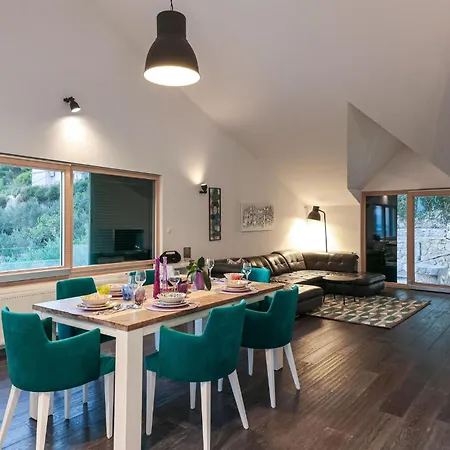 Four-bedroom In * Klis
