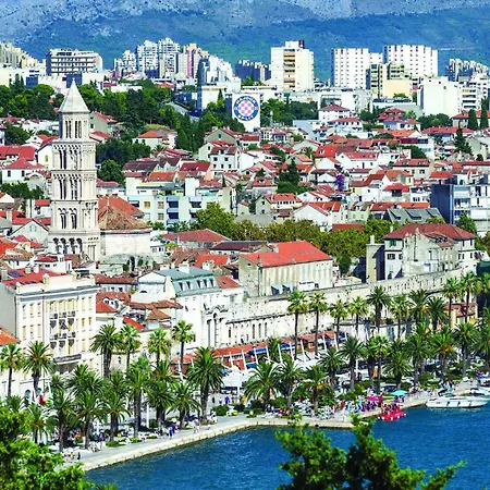 5 Bedroom Cozy Home In Klis