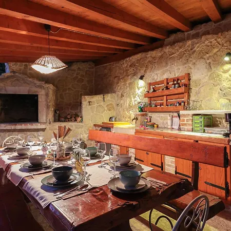Four-bedroom In Klis